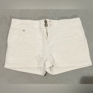 MARC by MARC JACOBS // Short Shorts. SZ: 0. Ivory.